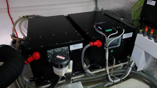 Greenline 48 Fly batteries