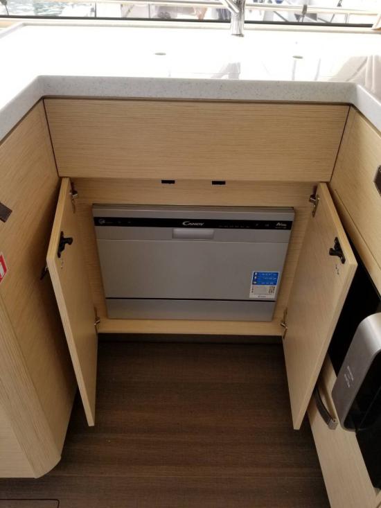 Greenline 48 Fly dishwasher