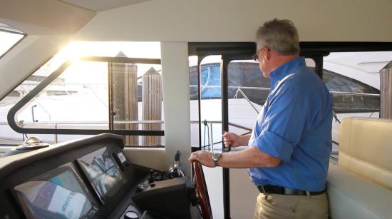 Greenline 48 Fly standing