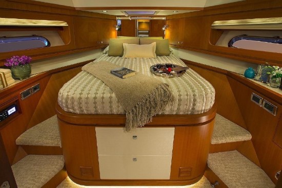 Hampton 650 vip stateroom