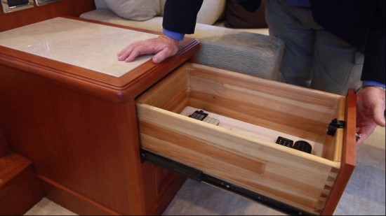 Hampton Yachts 658 Endurance LRC drawer