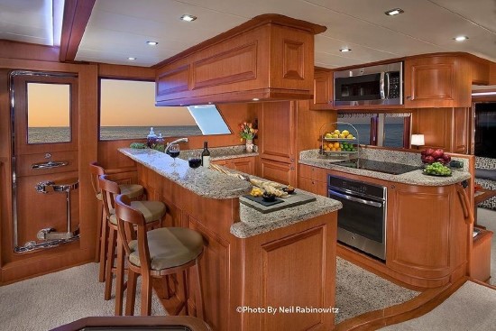 Hampton Yachts 658 Endurance LRC galley