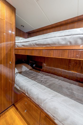 Hargrave 80 Deal Maker crew