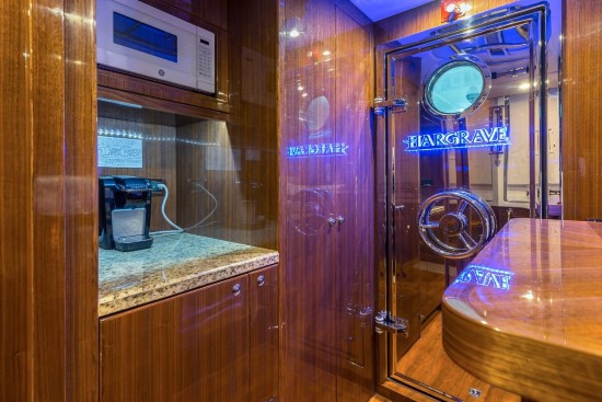 Hargrave 80 Deal Maker snack center