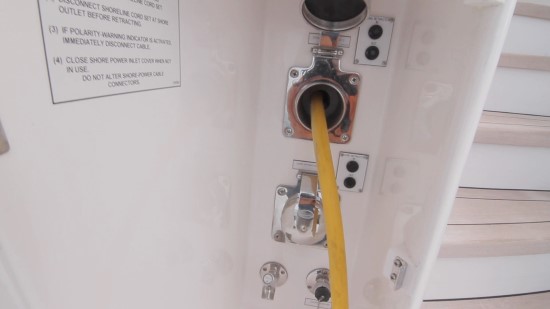 Hatteras 60 Motor Yacht cords