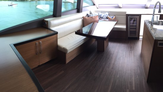 Hatteras 60 Motor Yacht dining area