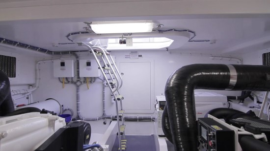 Hatteras 60 Motor Yacht engine room aft