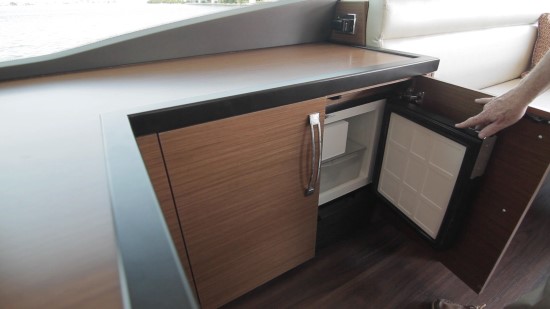 Hatteras 60 Motor Yacht ice maker