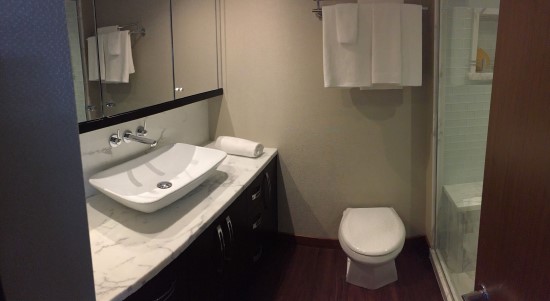 Hatteras 60 Motor Yacht master head