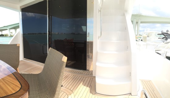 Hatteras 60 Motor Yacht stairs