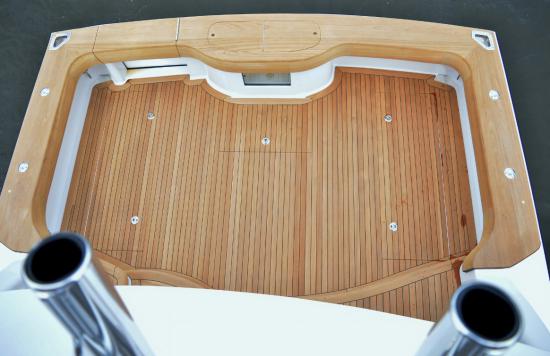 Hatteras GT45X Flybridge fishing