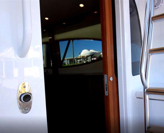 Hatteras GT59 door