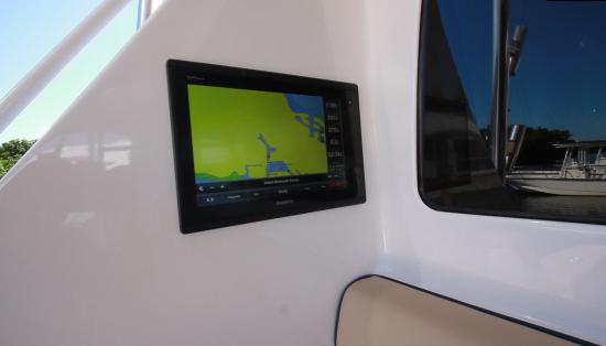 Hatteras GT59 mezzanine