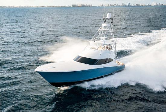 Hatteras GT59 running