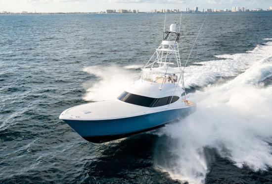 Hatteras GT59 running