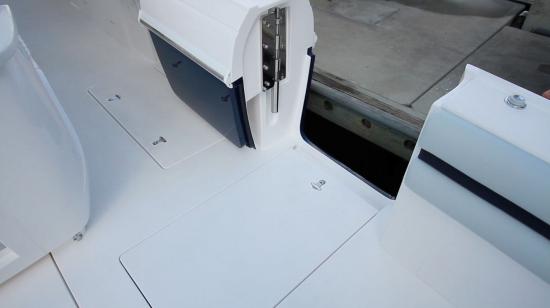 Intrepid 475 Panacea dive door