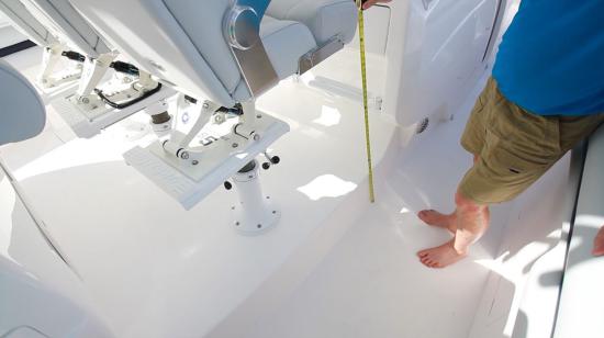 Intrepid 475 Panacea helm seats