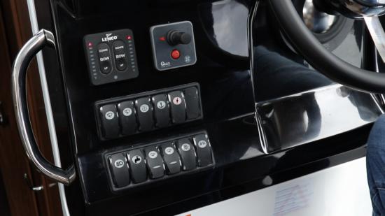 Jeanneau NC 1095 controls