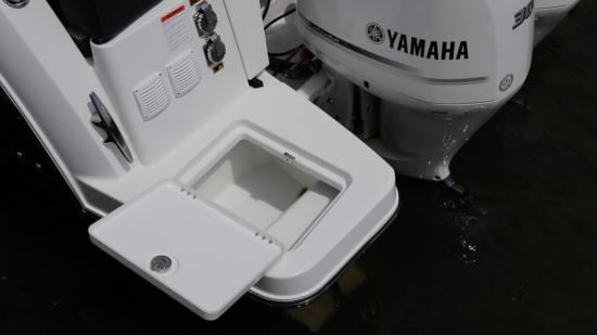 Jeanneau NC 1095 port platform