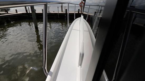 Jeanneau NC 1095 side decks