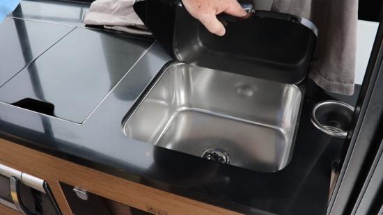 Jeanneau NC 1095 sink