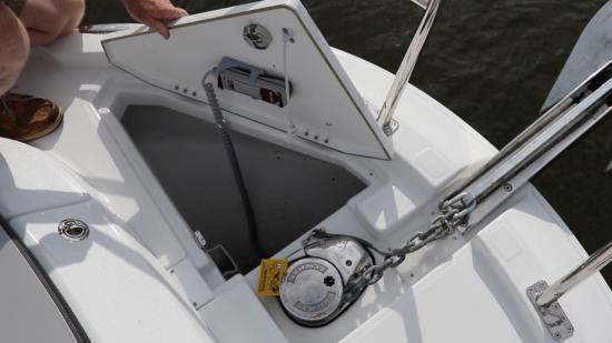 Jeanneau NC 1095 windlass