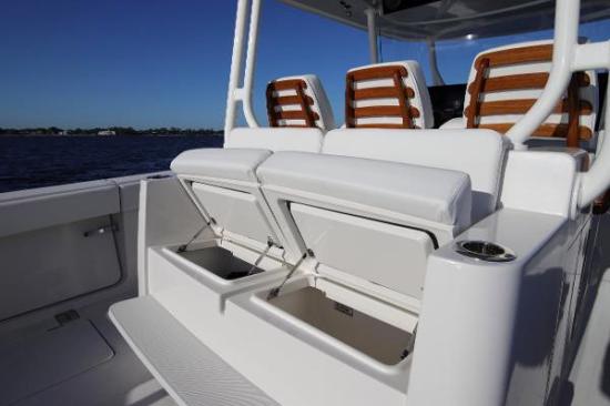 Jupiter 43 SF cooler