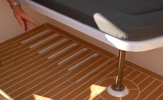 Leopard 51 PC lounge area