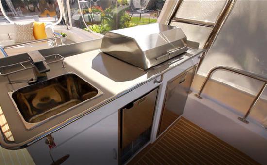 Leopard 51 PC wet bar