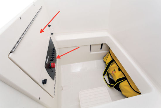 Mako 214 CC access panel