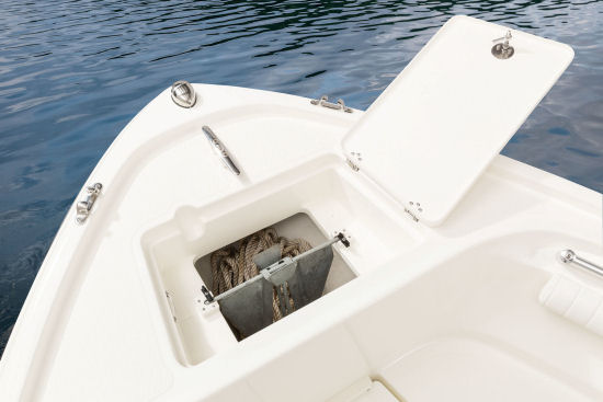 Mako 214 CC anchor locker