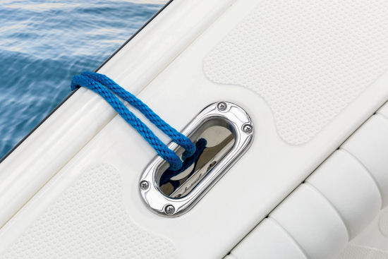 Mako 214 CC hawse pipe