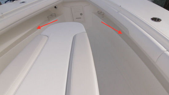 Mako 334 CC deck design