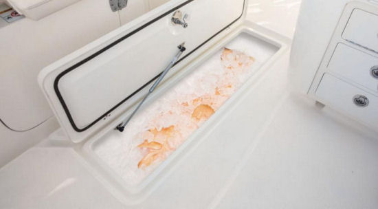 Mako 334 CC fish box