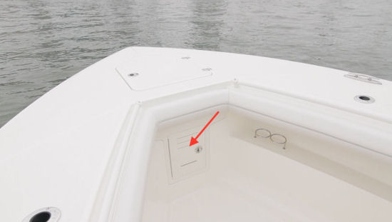 Mako 334 CC rode access