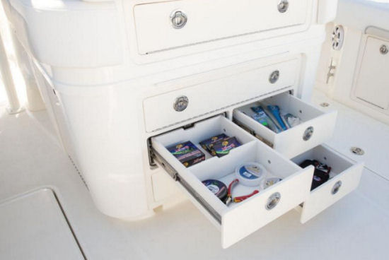 Mako 334 CC larger compartments