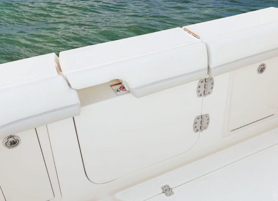 Mako 334 CC tuna door