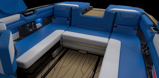 Malibu M235 cockpit seating