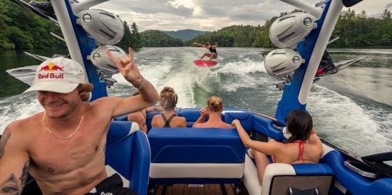 Malibu M235 passengers