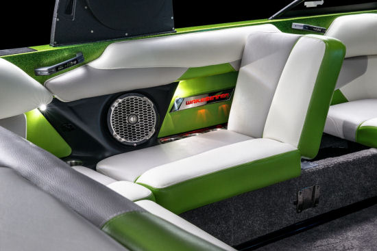 Malibu Wakesetter 247 LSV flip up seating