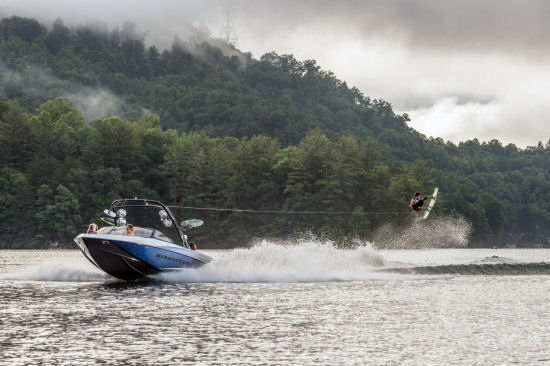 Malibu Wakesetter 247 LSV team rider