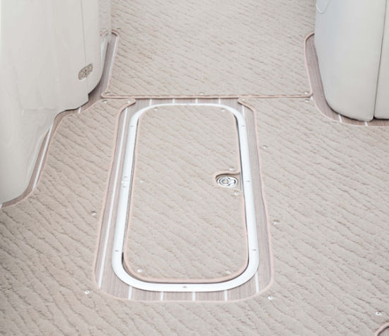 Manitou 23 Encore SR VP center storage