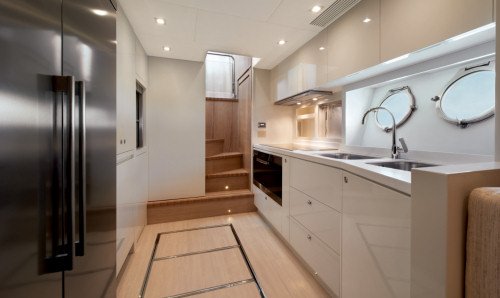 Monte Carlo Yachts 86