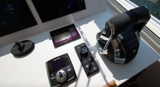 MJM 35z zipwake interceptor style