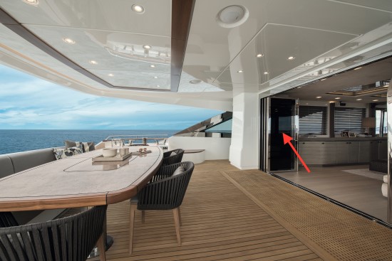 Monte Carlo Yachts 96 cockpit