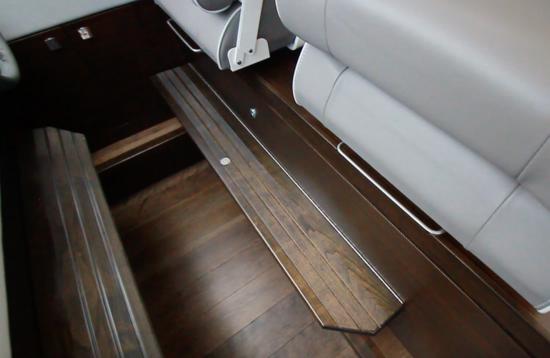 Neptunus 650 Express foot rest