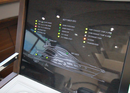 Neptunus 650 Express helm panel