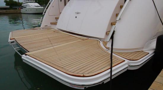Neptunus 650 Express swim platform