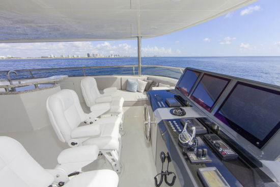 Ocean Alexander 100 Motoryacht open bridge