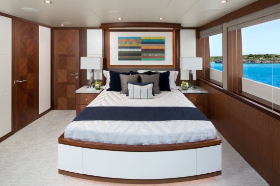 Ocean Alexander 100 Skylounge on deck master